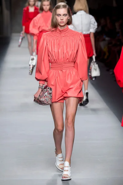 Look 4